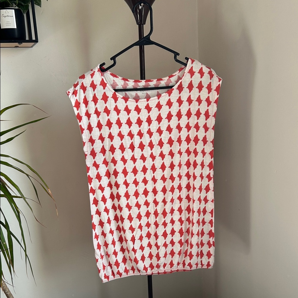 LOFT Red and White Geometric Short Sleeve Top